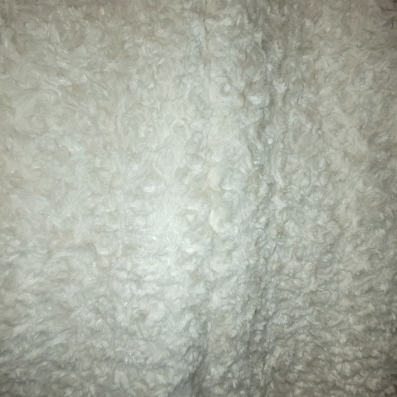 Urban Outfitters Silence + Noise Ivory Faux Fur Fuzzy Cocoon Coat Size XS - Picture 10 of 15